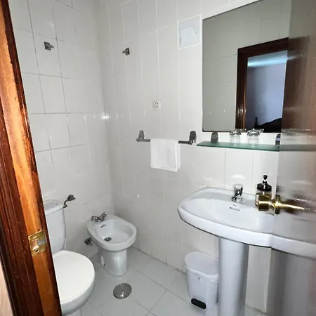 Hostal Rio Parana Madrid Exterior photo